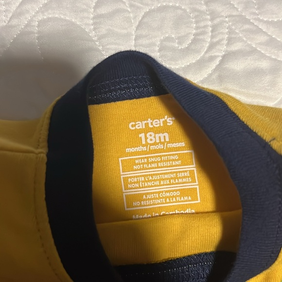 Carters 4 piece PJ set size 18 months - Picture 6 of 6